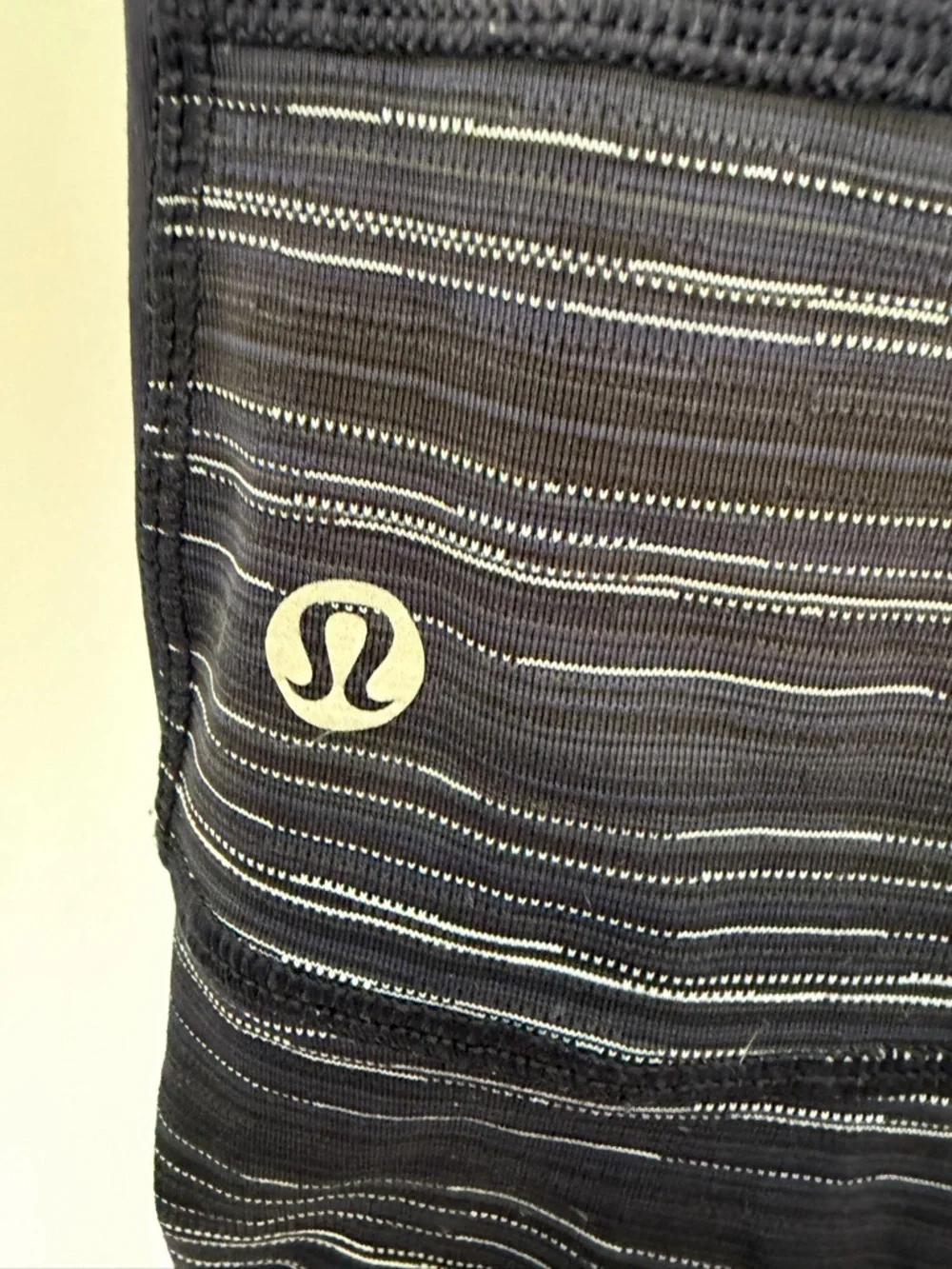 Lululemon RUN THE WORLD Blue Stripes Leggings Size 4 Ankle Zip Butterfly Waist
